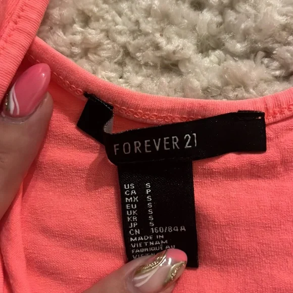 Forever 21 pink crop tshirt - Picture 2 of 2